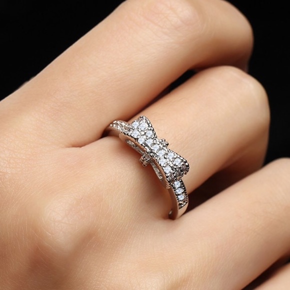 VIDEO LISTING Dainty Bow Ring - Picture 17 of 17